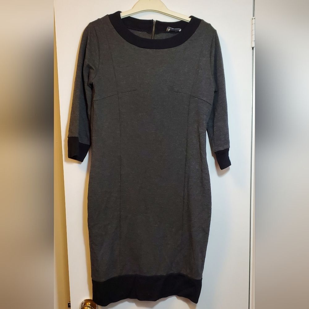 Size 40 Sarah Lawrence Gray Sheath Dress with Half Sleeves Knee Length